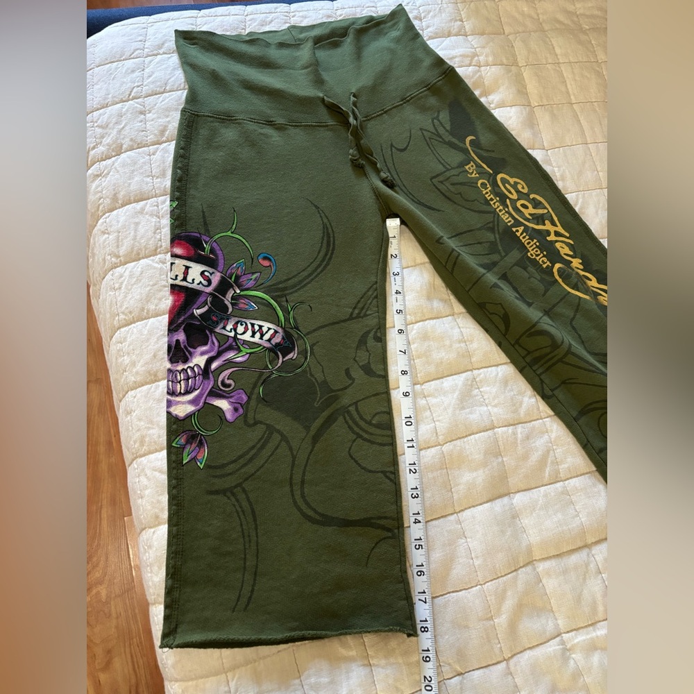 Ed Hardy Olive Green Graphic Capri Sweatpants with Tattoo Print - Picture 7 of 10